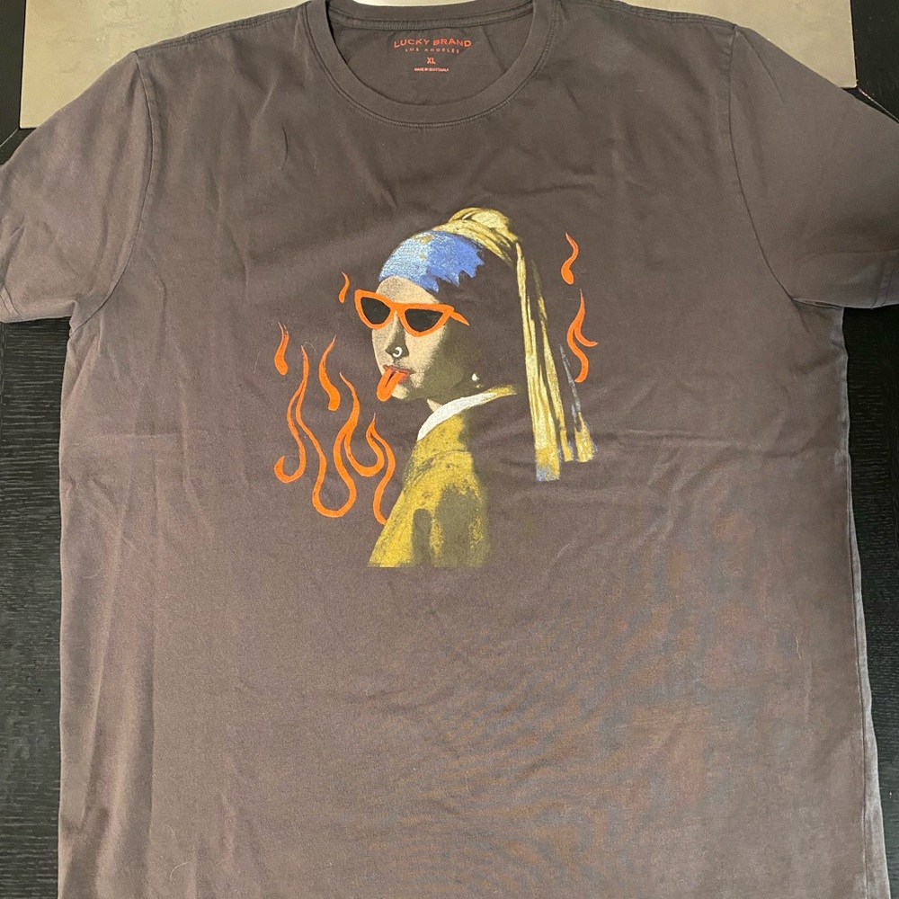 Grey Lucky Brand Los Angeles T-shirt - Girl with a Pearl - with Artistic Twist